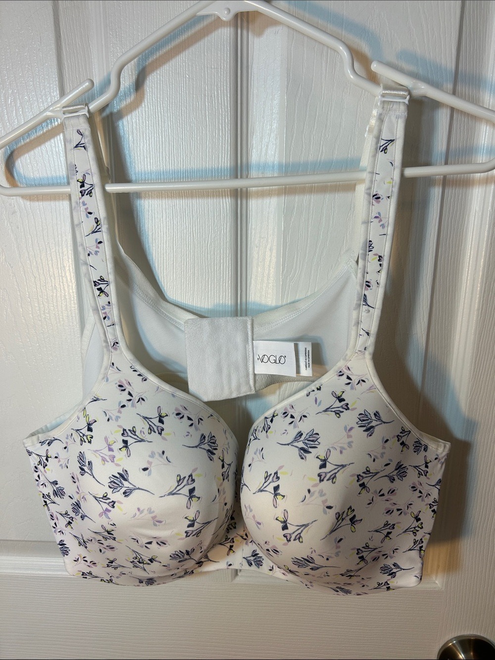 Pennington’s Ti Voglio White Floral Underwire T-Shirt Bra by Olga size 48C